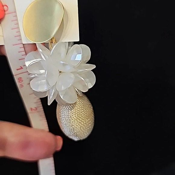 Shiver and Duke Earrings. NWOT - Picture 6 of 7